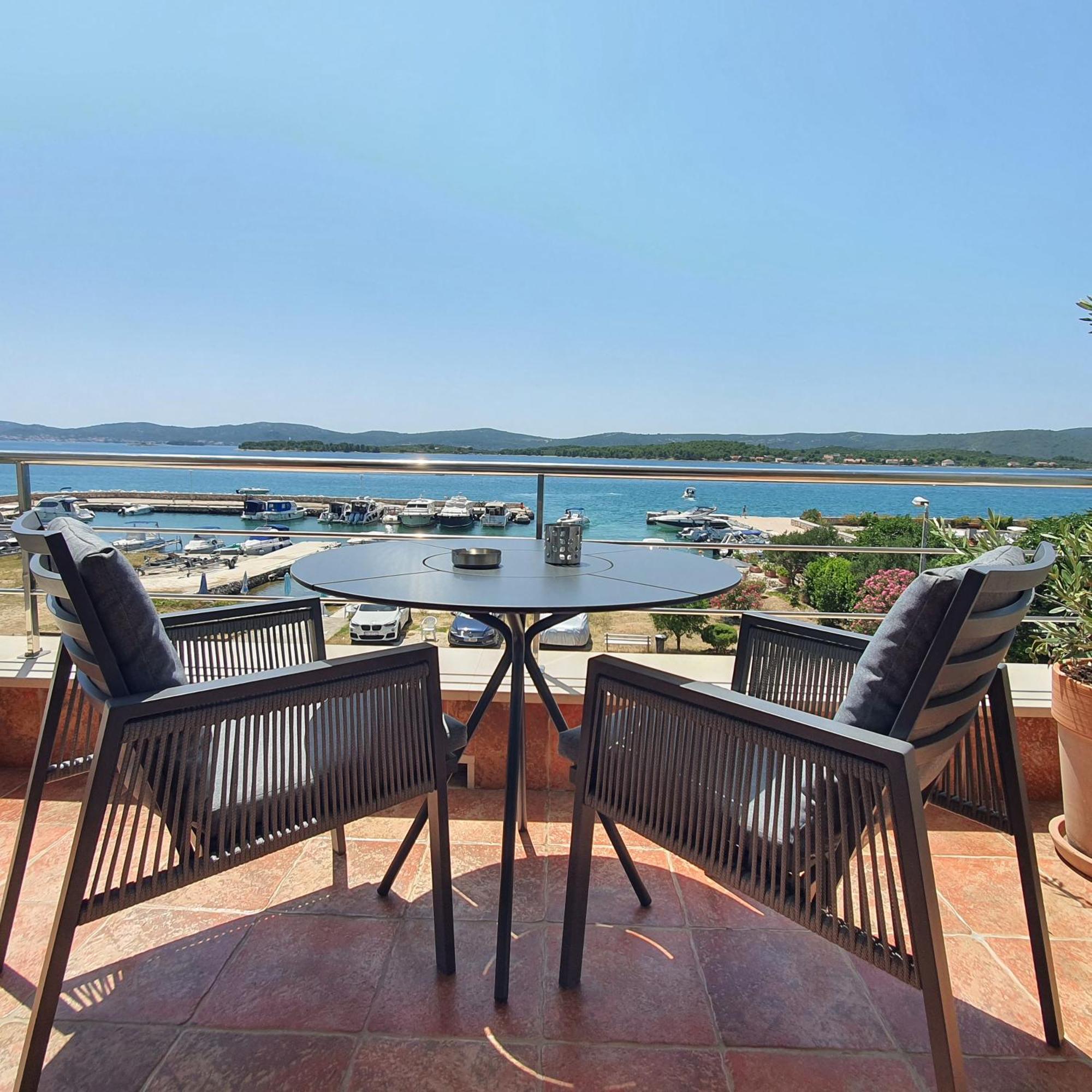Apartments Villa Oliva Torrette Eksteriør billede