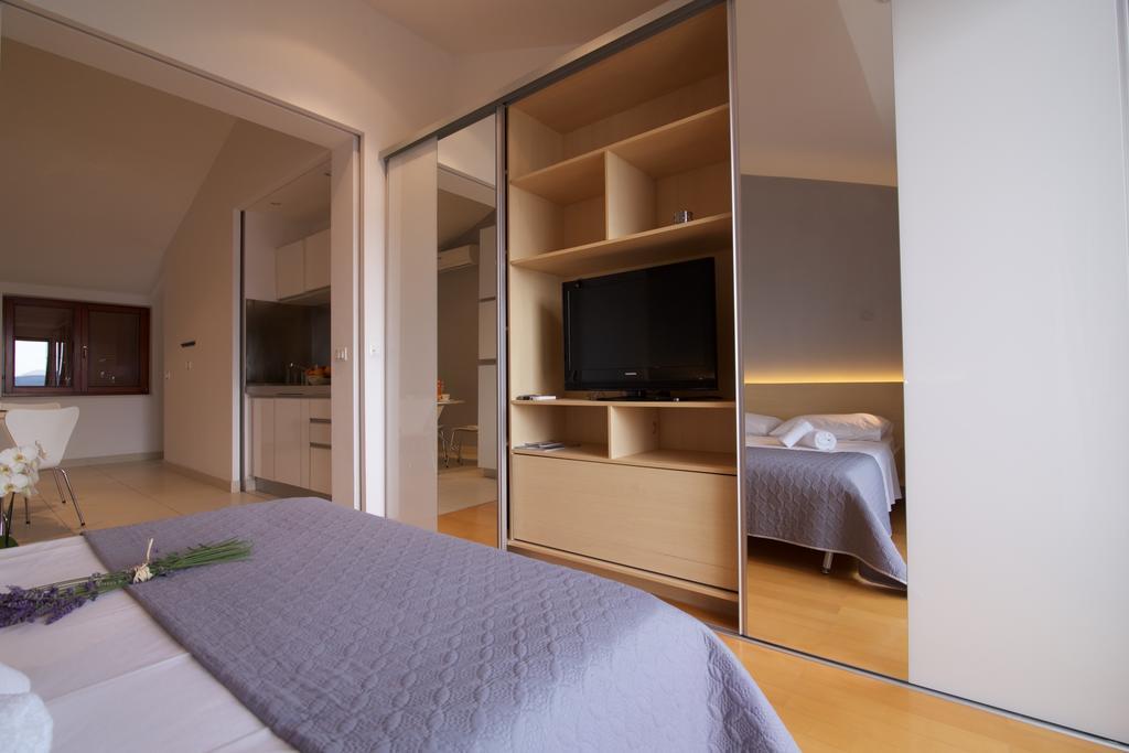 Apartments Villa Oliva Torrette Eksteriør billede